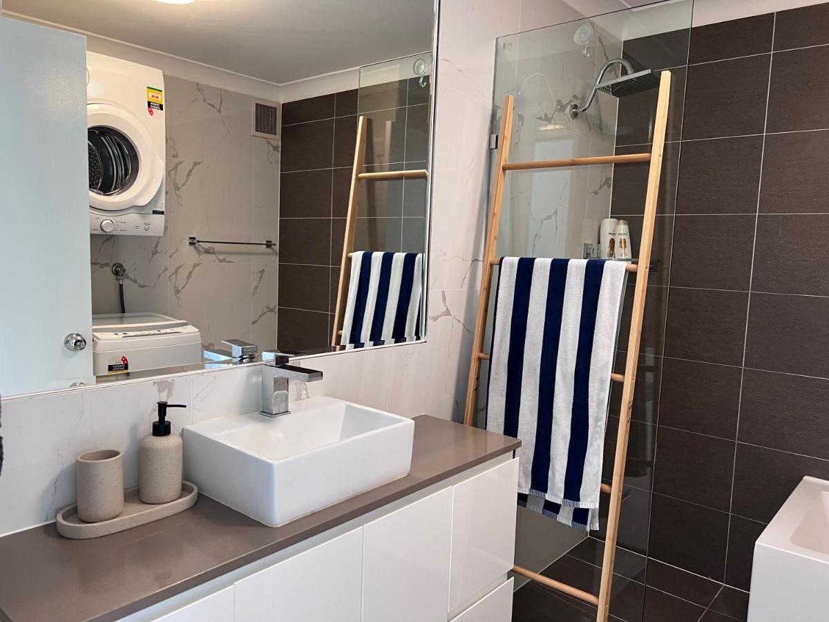 Aparthotel Surfers Del Rey Gold Coast Esterno foto