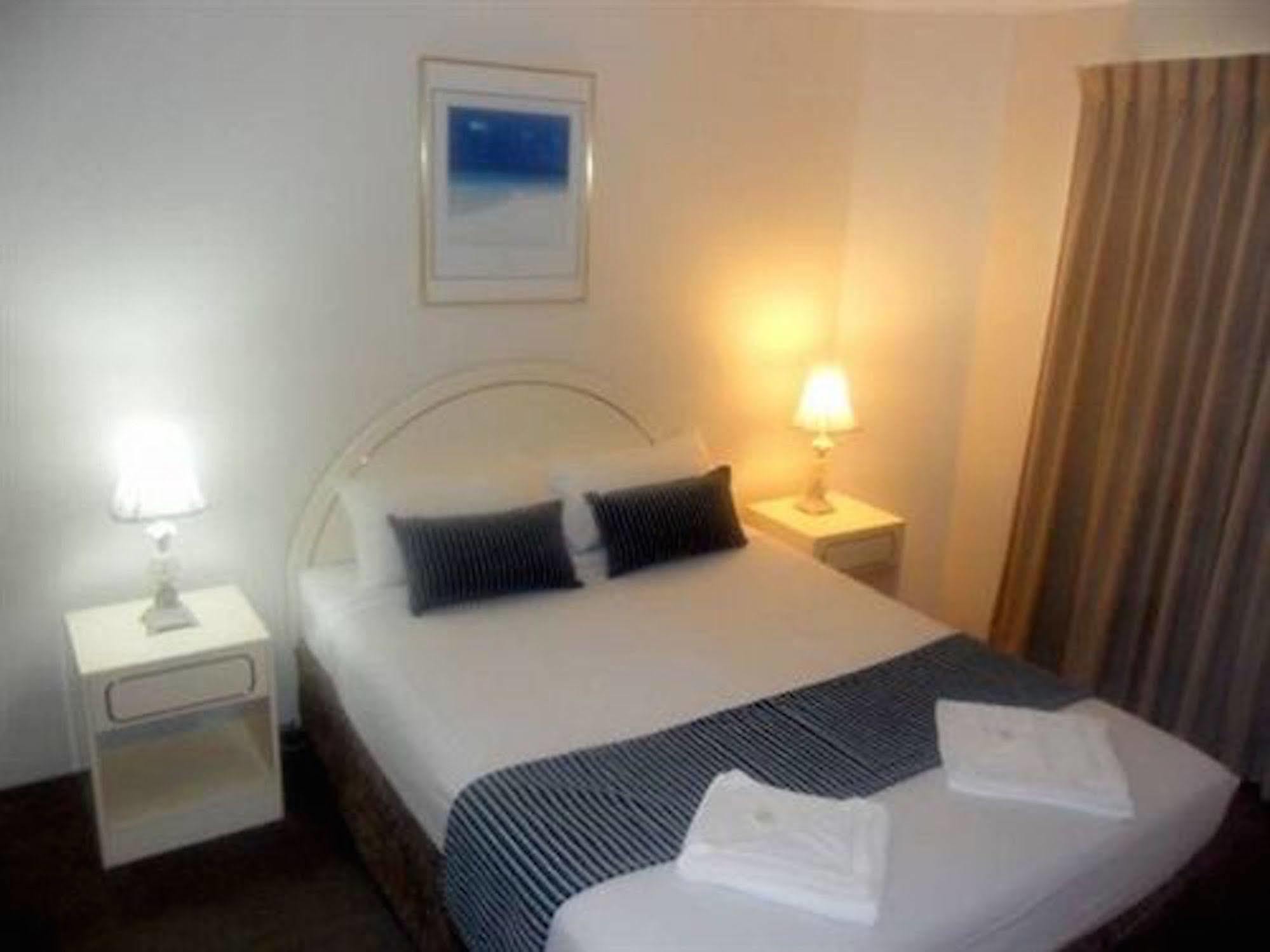 Aparthotel Surfers Del Rey Gold Coast Esterno foto